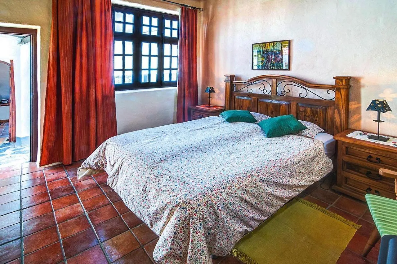 Finca La Hoya, El Tanque Лас-Крусес
